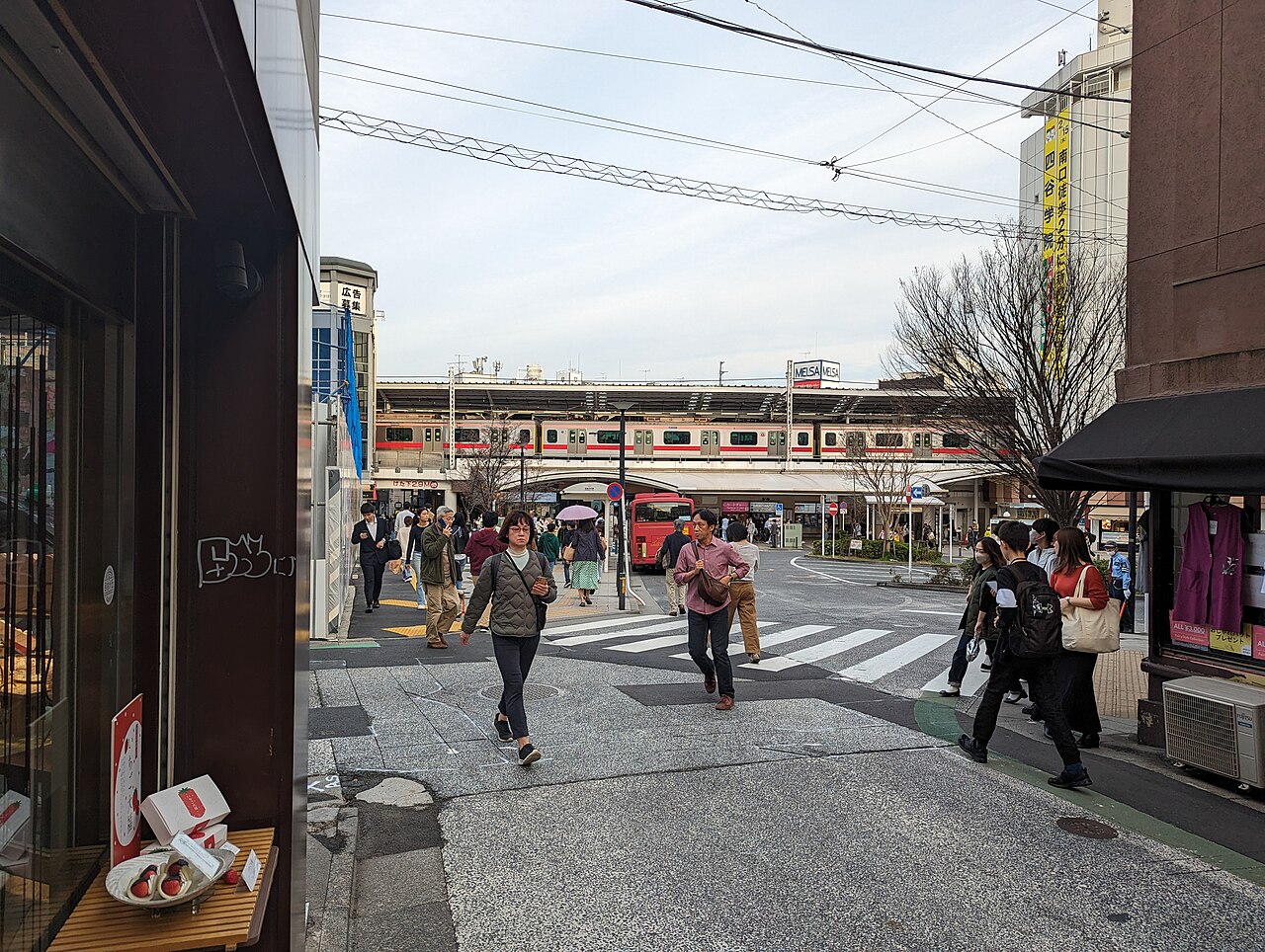 自由が丘駅前の街並み